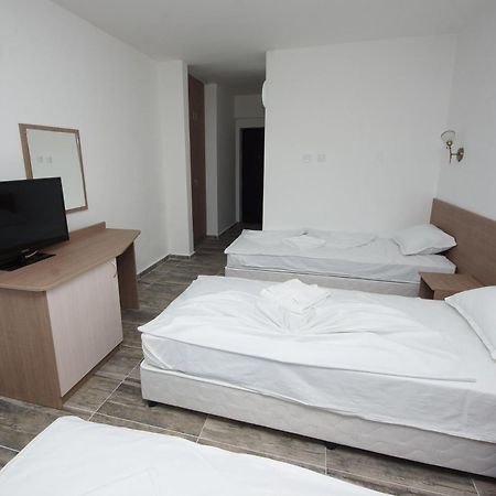 Hotel Neva Kiten  Eksteriør billede